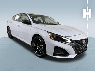 Used 2025 Nissan Altima 2.5 SR FWD video 1