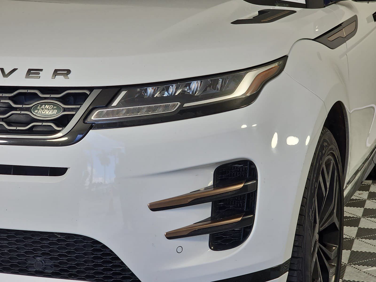 Used 2020 Land Rover Range Rover Evoque R-Dynamic S AWD/4WD image 30