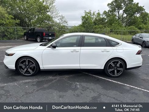 Certified 2025 Honda Accord Sport image 9