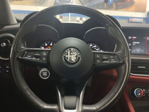 Used 2020 Alfa Romeo Stelvio Ti w/ Active Blind Spot Package AWD/4WD image 15