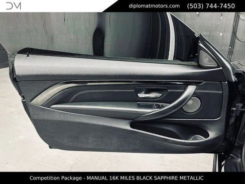 Used 2019 BMW M4 Coupe w/ Competition Package RWD image 22