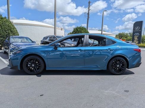 Used 2025 Toyota Camry SE image 9