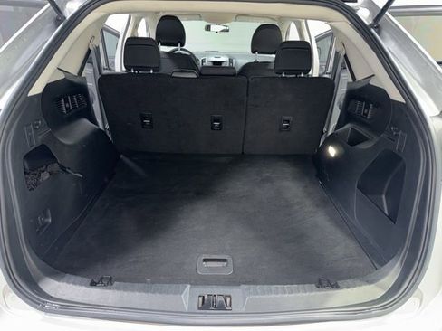 Used 2018 Ford Edge SE image 23