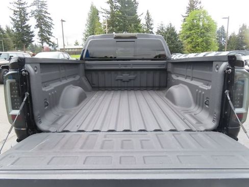 Used 2019 Chevrolet Colorado Z71 w/ Z71 Midnight Edition AWD/4WD image 8