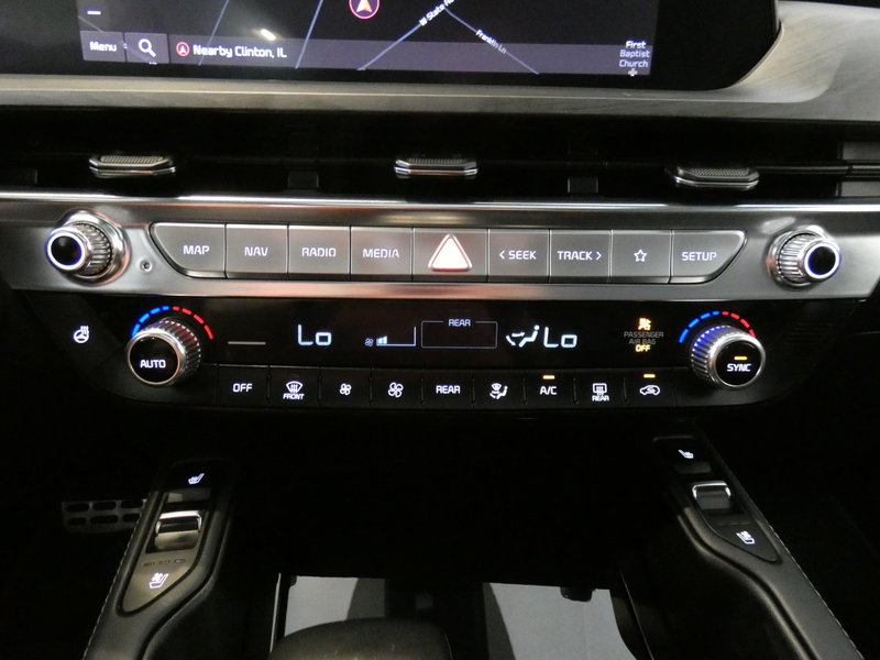 Used 2024 Kia Telluride AWD image 16
