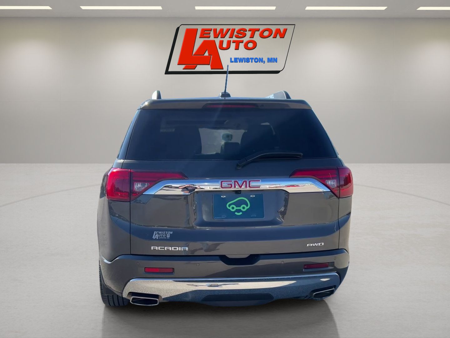 Certified 2019 GMC Acadia Denali w/ Technology Package AWD/4WD image 4