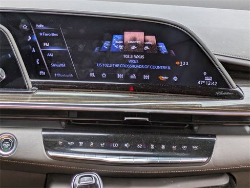 Used 2023 Cadillac Escalade ESV Sport w/ LPO, ONYX Package image 12