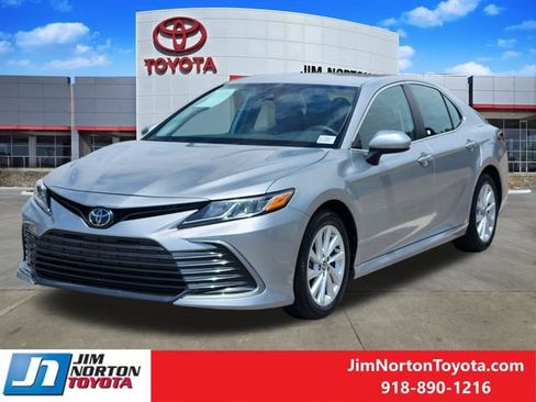 Used 2024 Toyota Camry LE FWD image 3