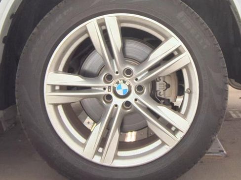 Used 2018 BMW X5 xDrive50i w/ Dynamic Handling Package image 12