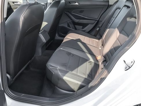 Used 2024 Volkswagen Jetta SE w/ Panoramic Sunroof Package FWD image 28