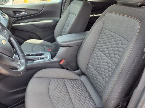 Used 2020 Chevrolet Equinox LT w/ Driver Convenience Package FWD image 3