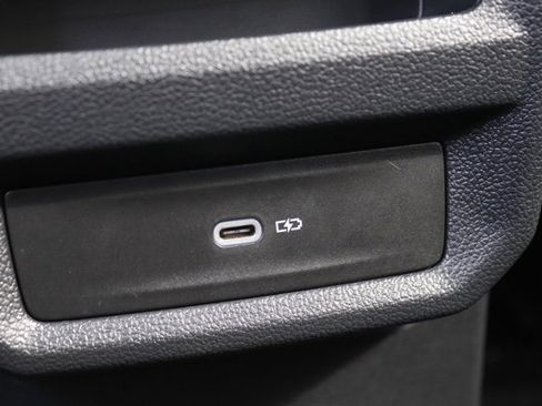 Used 2024 Volkswagen Taos SEL image 17