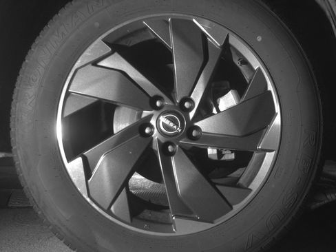Used 2025 Nissan Rogue SV AWD/4WD image 13