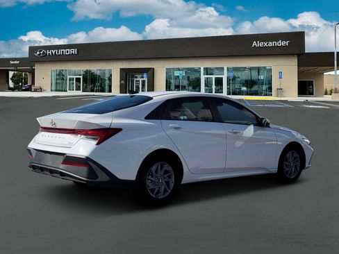 New 2026 Hyundai Elantra Hybrid image 8