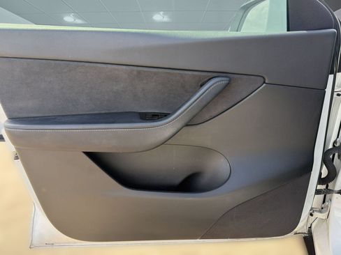 Used 2020 Tesla Model Y Long Range AWD/4WD image 21