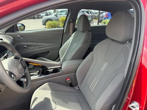 Certified 2024 Hyundai Elantra SE FWD image 10