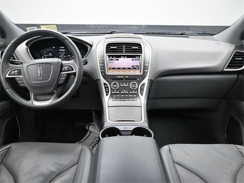 Used 2019 Lincoln Nautilus Reserve image 21