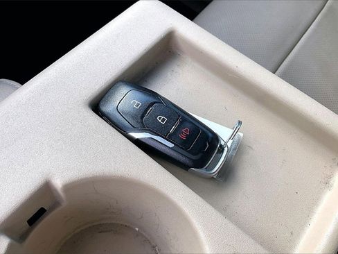 Used 2016 Ford F150 Lariat w/ Trailer Tow Package image 35