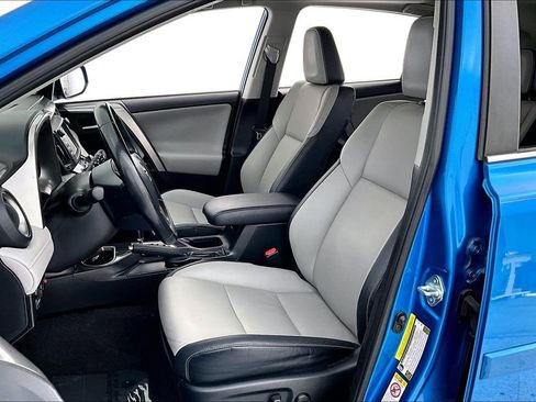 Used 2017 Toyota RAV4 Limited image 30