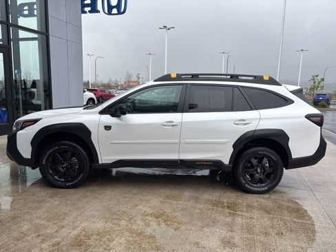 Used 2025 Subaru Outback Wilderness image 8