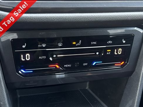 Certified 2022 Volkswagen Tiguan SE R-Line image 21