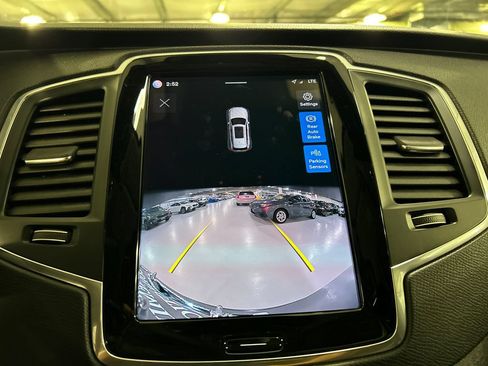 Certified 2023 Volvo XC90 B5 Core w/ Protection Package Premier AWD/4WD image 17