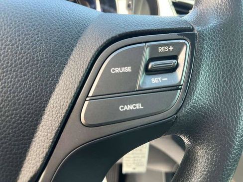Used 2018 Hyundai Santa Fe SE FWD image 25