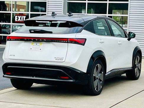 New 2024 Nissan Ariya AWD image 7