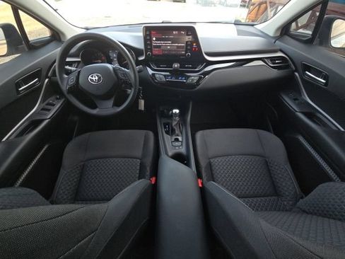 Used 2021 Toyota C-HR LE FWD image 31