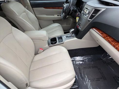Used 2011 Subaru Outback 2.5i Limited w/ PWR Moonroof Pkg image 20