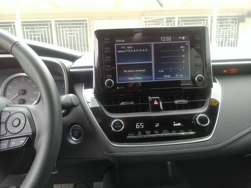 Used 2022 Toyota Corolla Hatchback FWD image 13