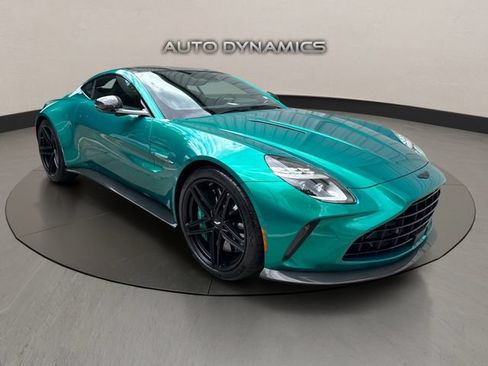 Used 2025 Aston Martin V8 Vantage Coupe RWD image 3