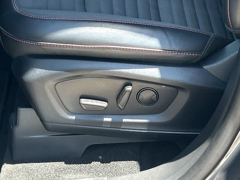 Used 2025 Ford Explorer ST-Line w/ ST-Line Street Pack AWD/4WD image 22