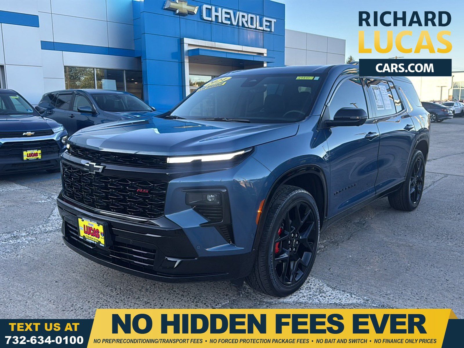 Used 2024 Chevrolet Traverse RS w/ LPO, Floor Liner Package AWD/4WD image 1