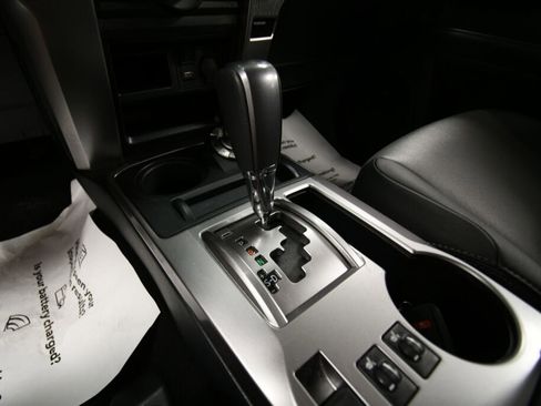 Certified 2024 Toyota 4Runner SR5 Premium image 25