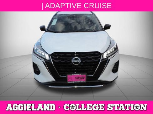 Certified 2024 Nissan Kicks SR w/ SR Premium Package FWD image 10