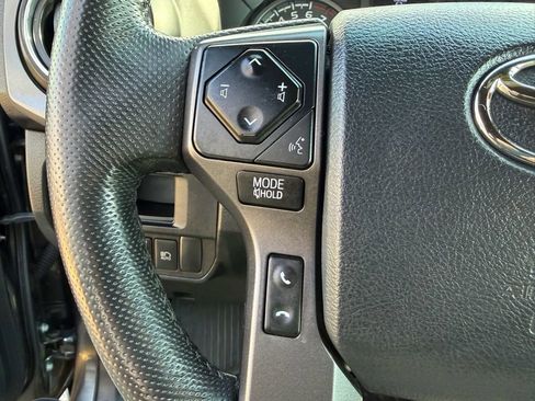 Used 2019 Toyota Tacoma TRD Sport image 23