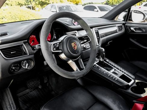 Used 2018 Porsche Macan GTS AWD/4WD image 12