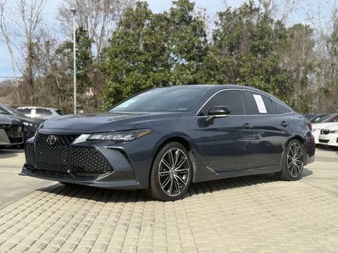 Used 2019 Toyota Avalon XSE w/ All Weather Liner Package image 2