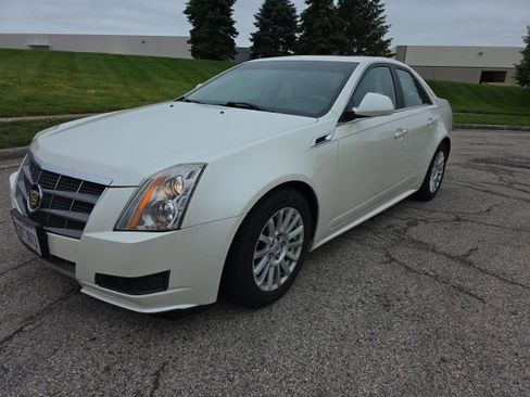 Used 2011 Cadillac CTS Luxury RWD image 4