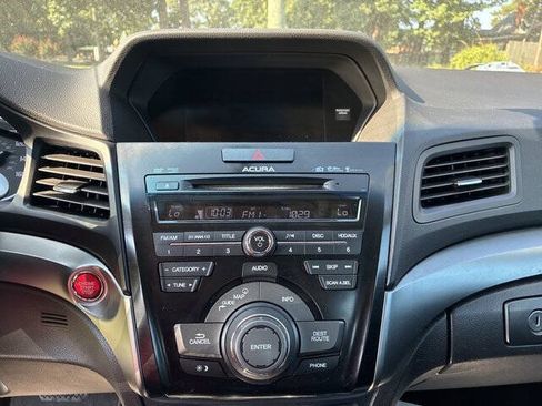 Used 2014 Acura ILX w/ Technology Package FWD image 16