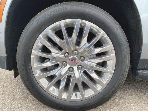 Used 2025 GMC Yukon XL Denali AWD/4WD image 33