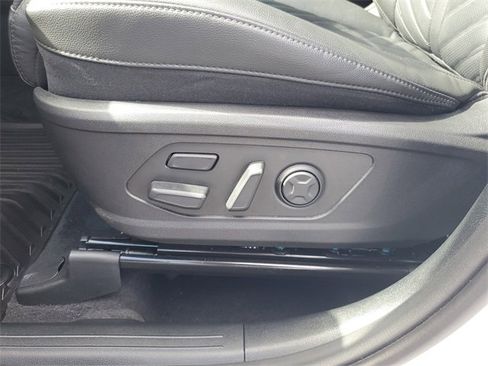 Used 2024 Kia Sorento SX Prestige image 17