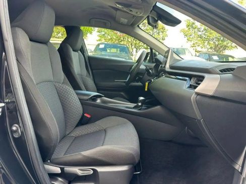 Used 2021 Toyota C-HR LE FWD image 22