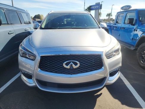 Used 2020 INFINITI QX60 Luxe w/ Essential Package image 2