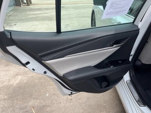 Used 2025 Toyota Camry XLE FWD image 12