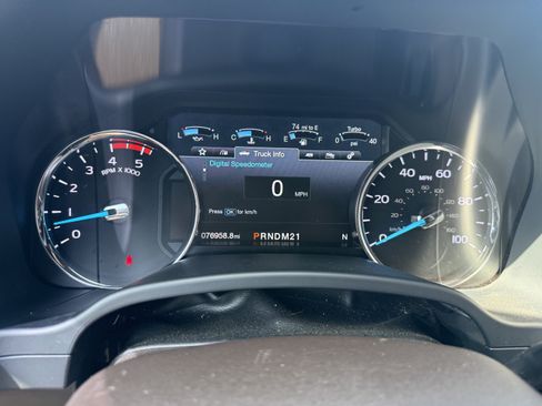 Used 2018 Ford F250 King Ranch w/ FX4 Off-Road Package AWD/4WD image 39