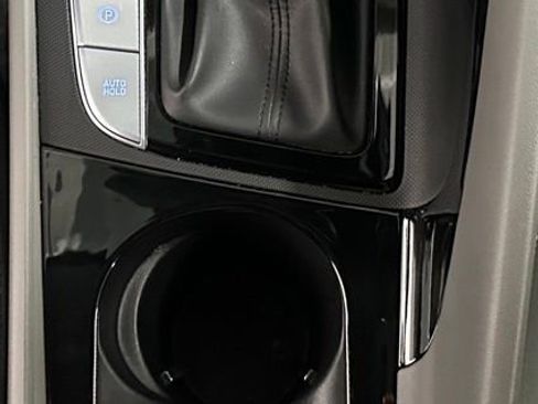 Used 2024 Hyundai Elantra SEL w/ Convenience Package image 18