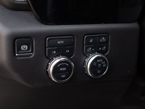 Used 2025 GMC Sierra 1500 SLT image 10