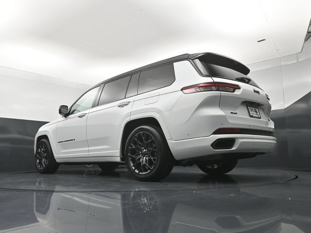 Used 2023 Jeep Grand Cherokee L Summit AWD/4WD image 22